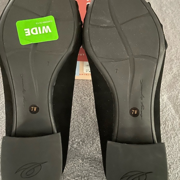 Easy Spirit Carisma2 Suede Black Flats Size 7W BNWT - Picture 3 of 4